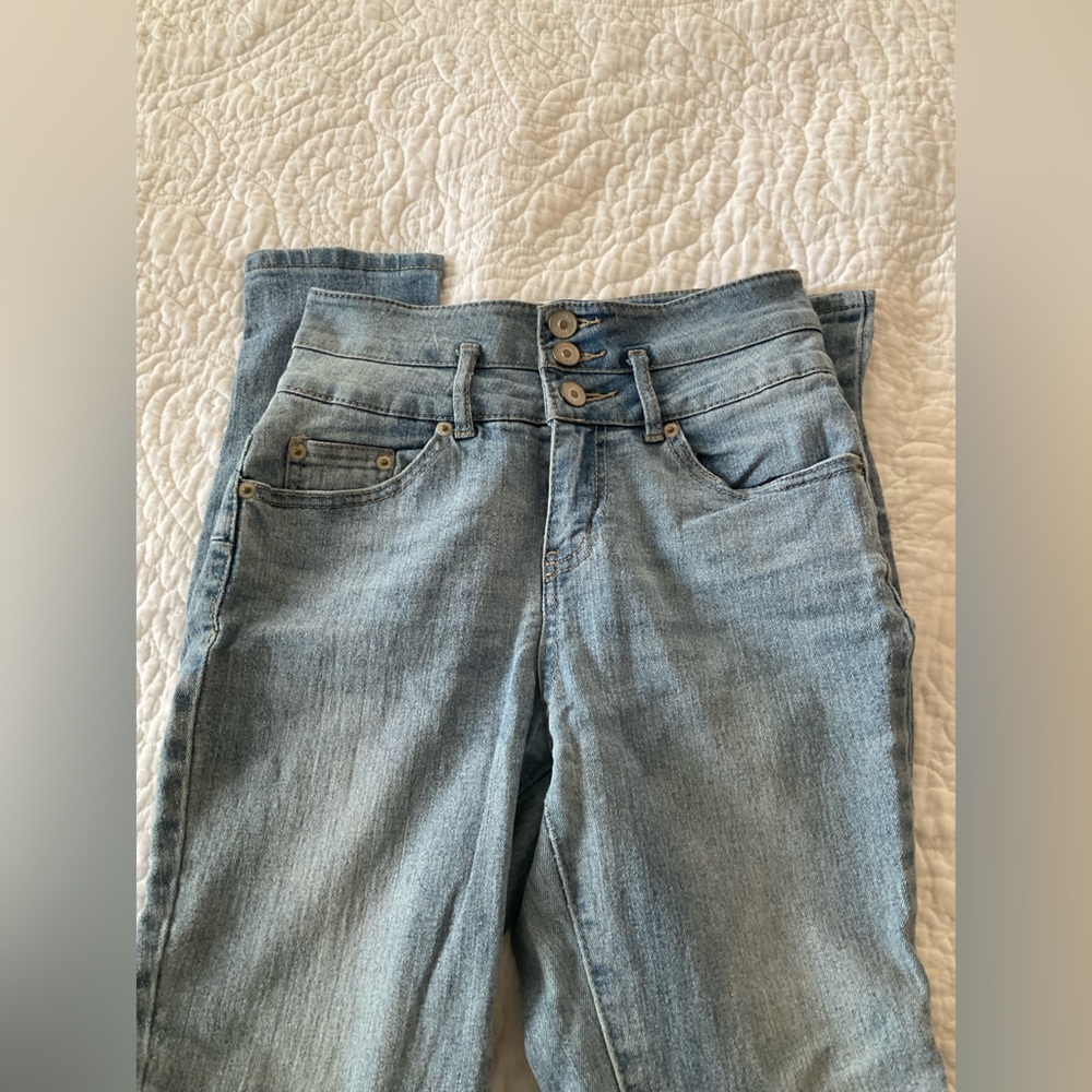 Women’s High Rise Jeans | Three Buttons | Denim